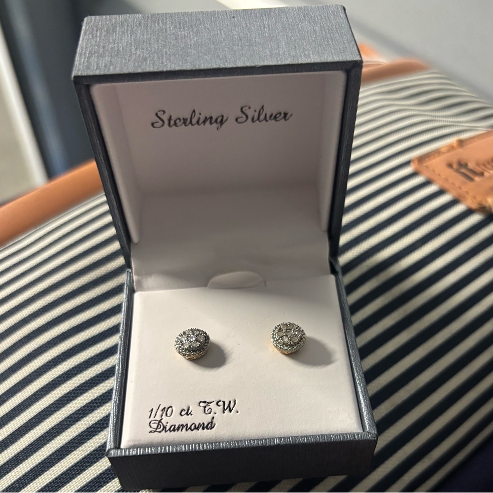 Diamond earrrings